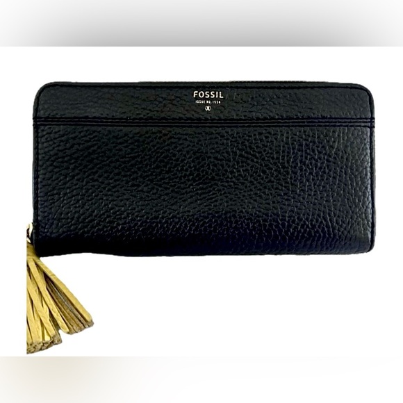 Fossil Handbags - FOSSIL Pebble LEATHER Wallet Black Yellow Tassel Zip A Round Closure No Callouts